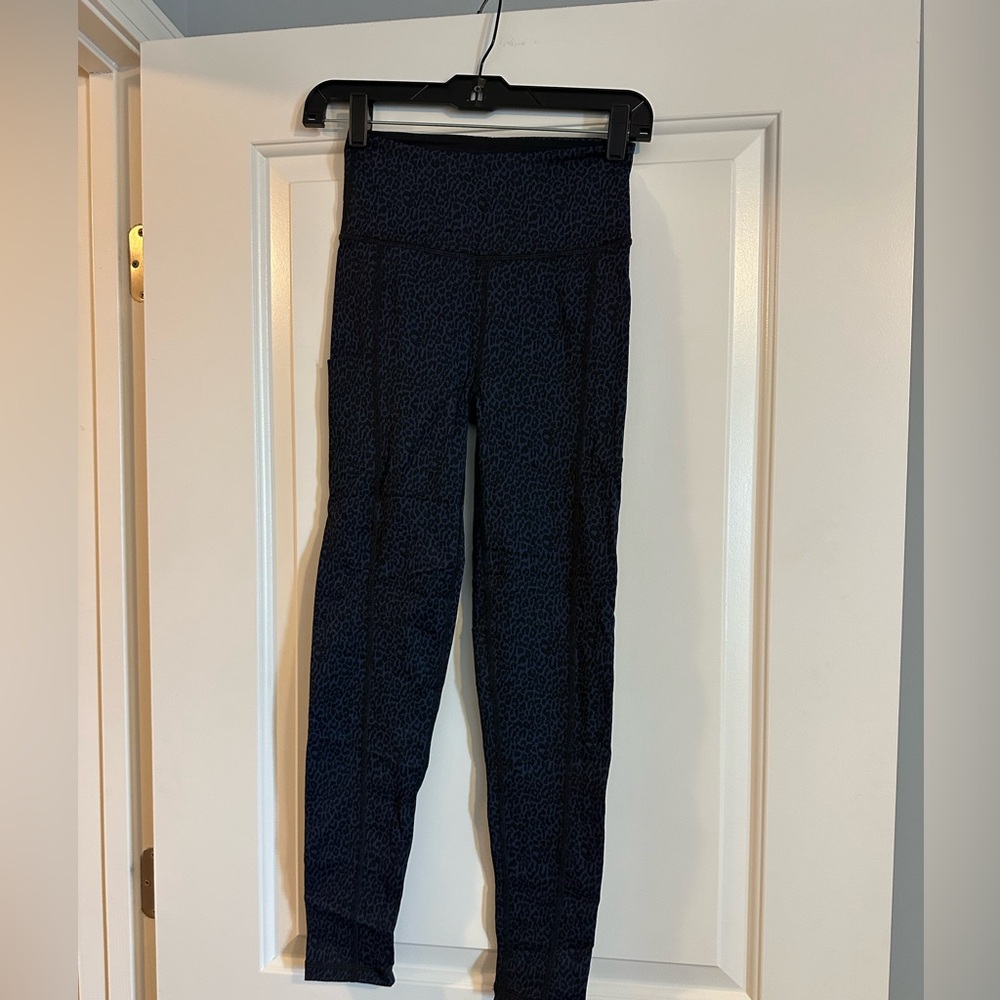 NWT Lilly Pulitzer, Weekender High Rise Legging, XS - Picture 6 of 6